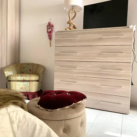 Domu B&B Goretti Bed & Breakfast *
