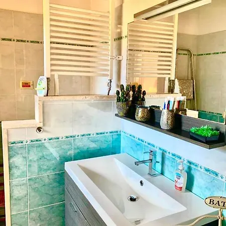 Domu B&B Goretti לינה וארוחת בוקר