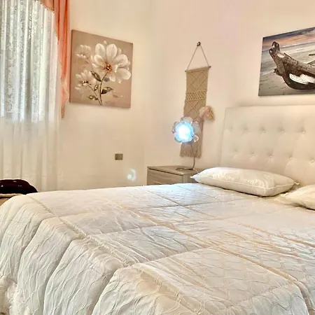 לינה וארוחת בוקר Domu B&B Goretti קליארי