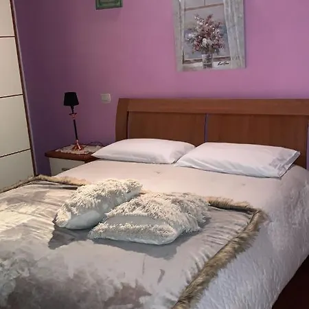 Domu B&B Goretti לינה וארוחת בוקר