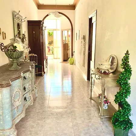 לינה וארוחת בוקר Domu B&B Goretti קליארי